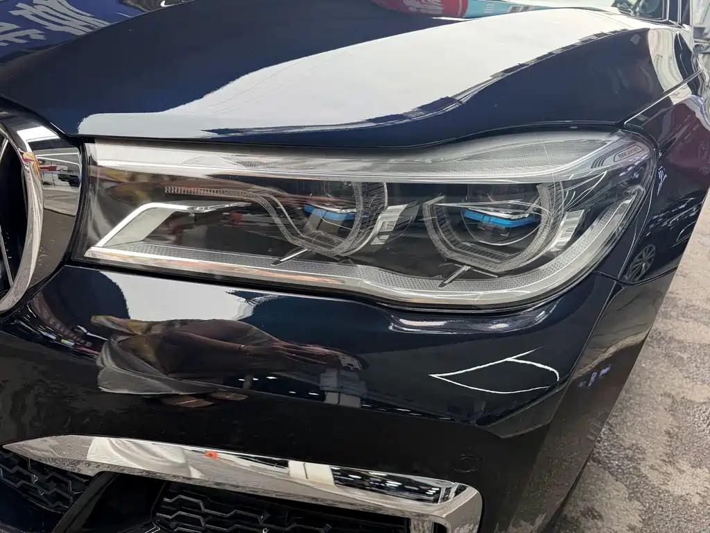 BMW 7 Series — миниатюра 4