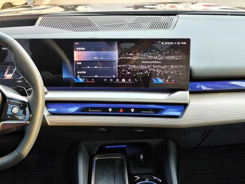 BMW 5 Series — миниатюра 11