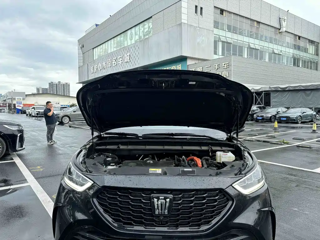 Toyota Crown Kluger — миниатюра 8