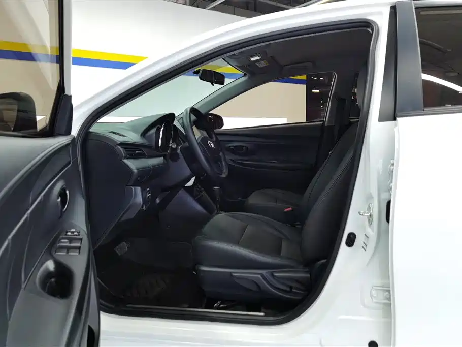 TOYOTA YARIS L ZHIXUAN