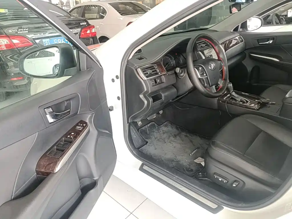 Toyota Camry — миниатюра 16