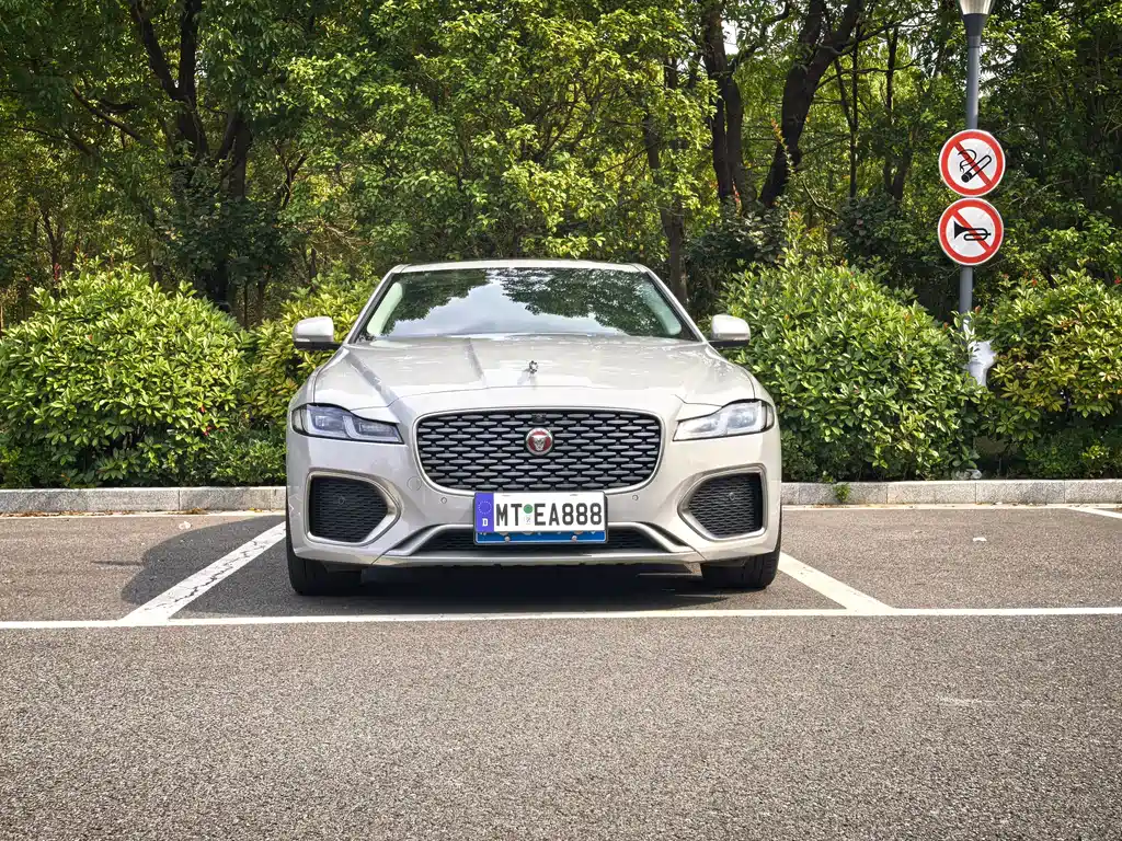 Jaguar XFL — миниатюра 2