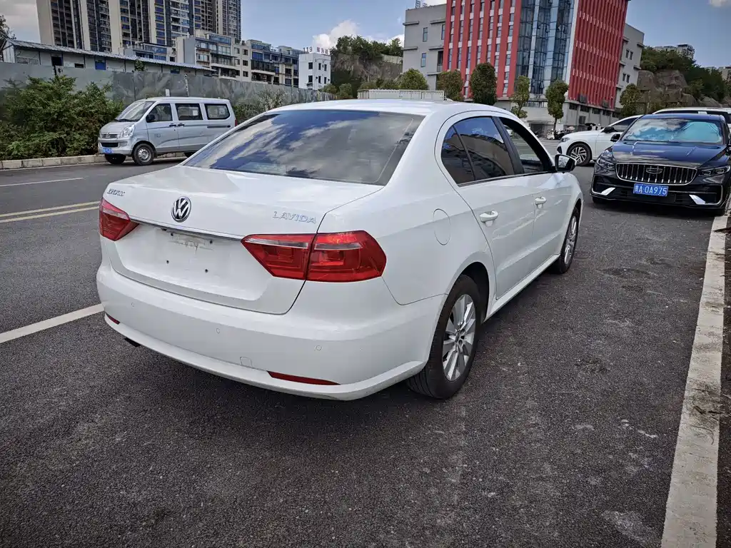 Volkswagen Lavida — миниатюра 9