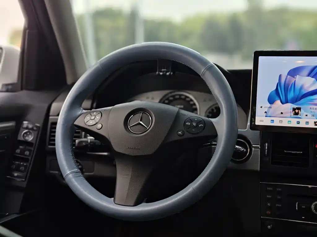 Mercedes-Benz GLK-Class (Import) — миниатюра 14