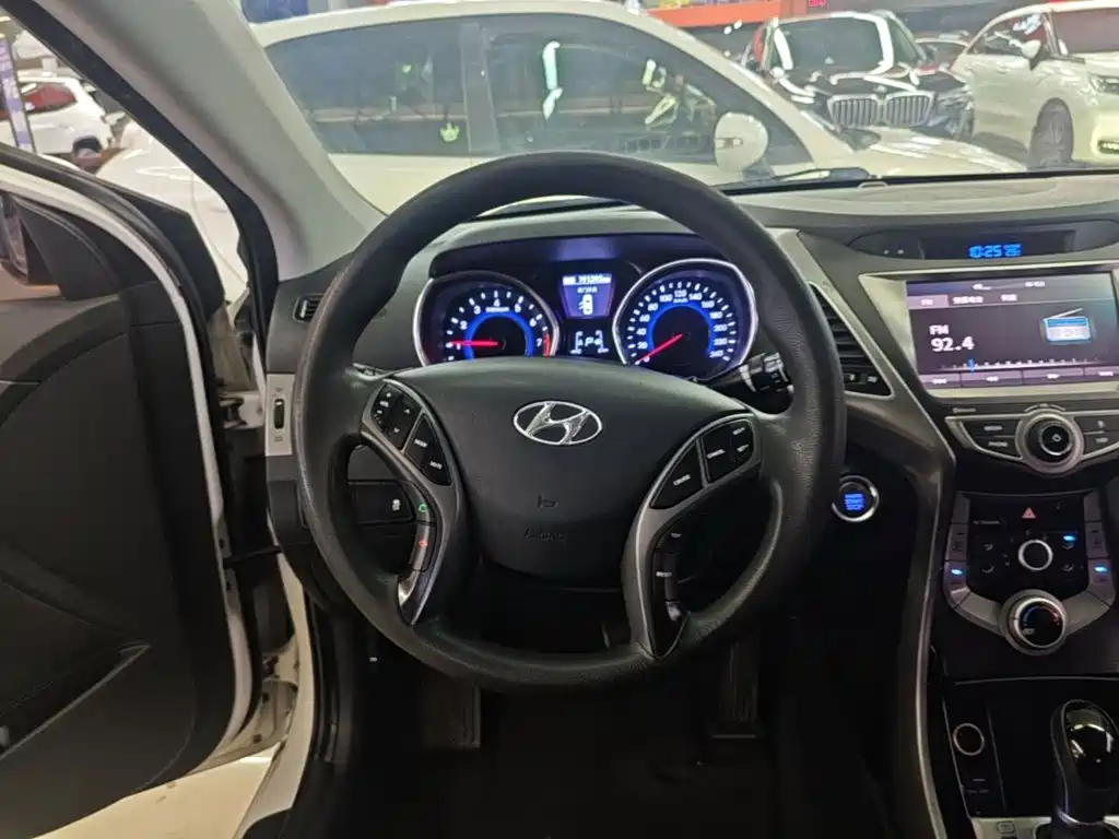 Hyundai Elantra Langdong — миниатюра 11