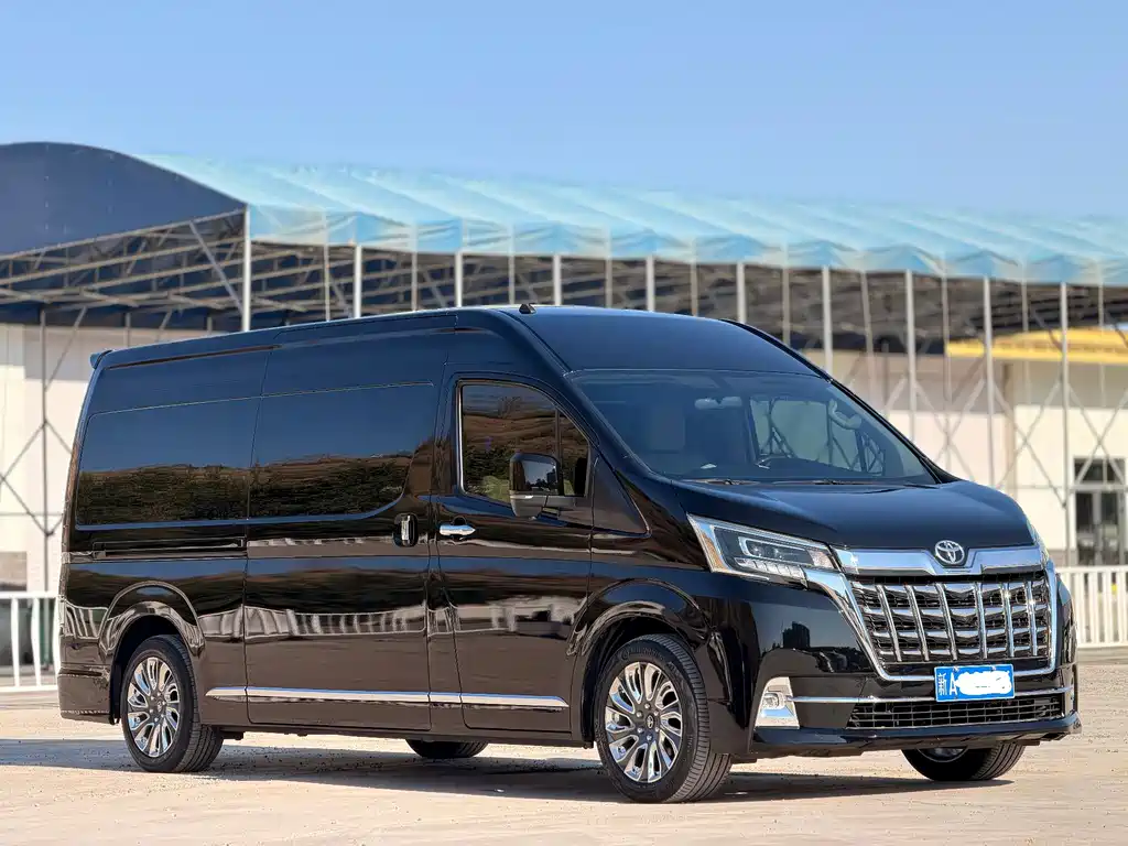Toyota Hiace — миниатюра 2