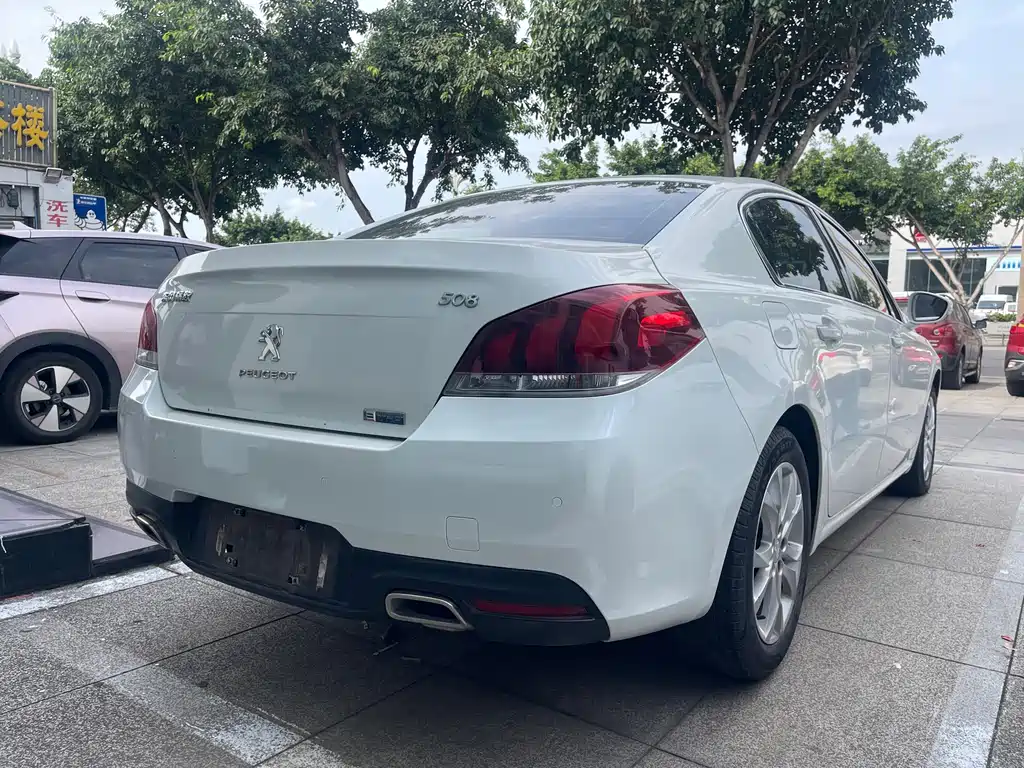 PEUGEOT 508