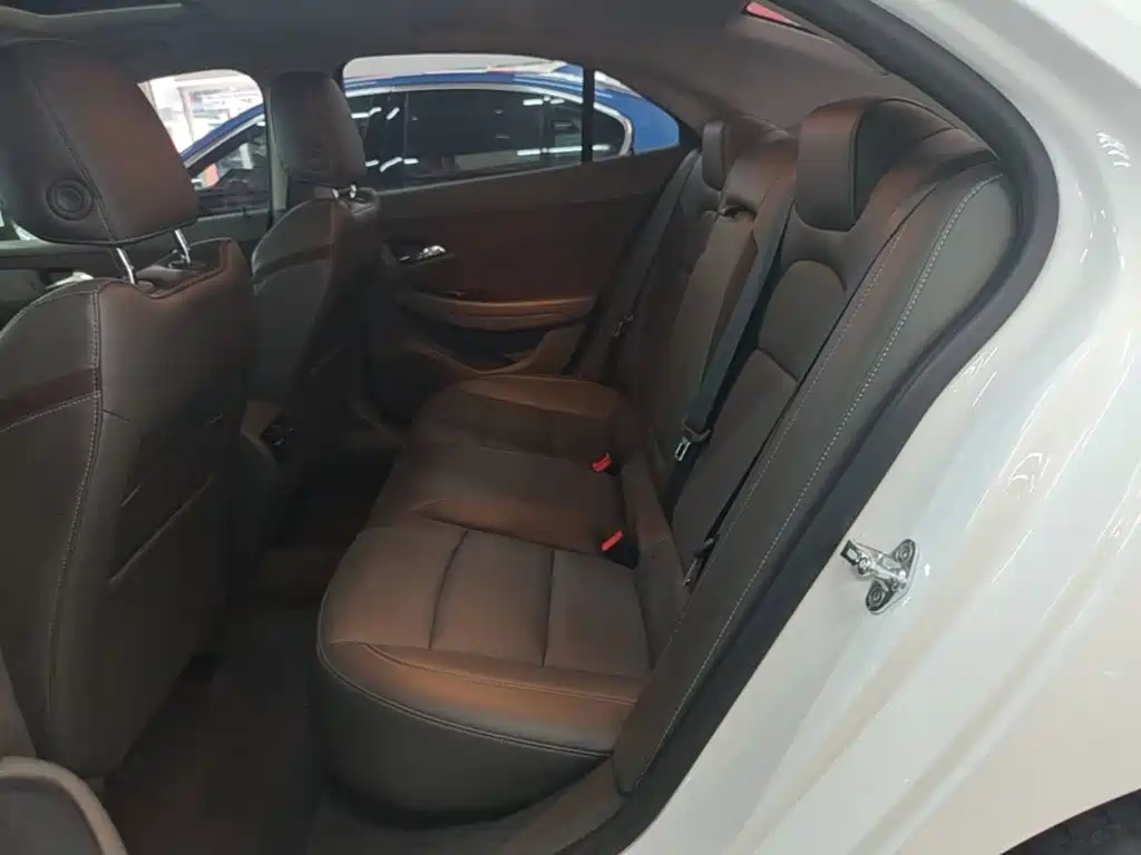Chevrolet Malibu — миниатюра 17