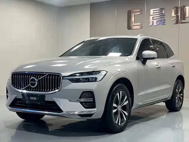 VOLVO  XC60 2023