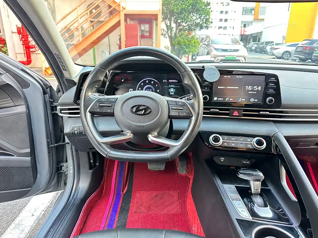 Hyundai Elantra — миниатюра 5