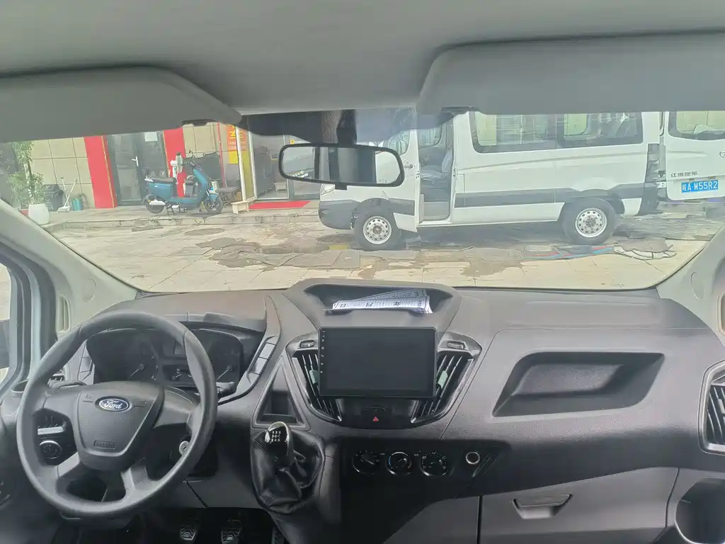 Ford Transit — миниатюра 6