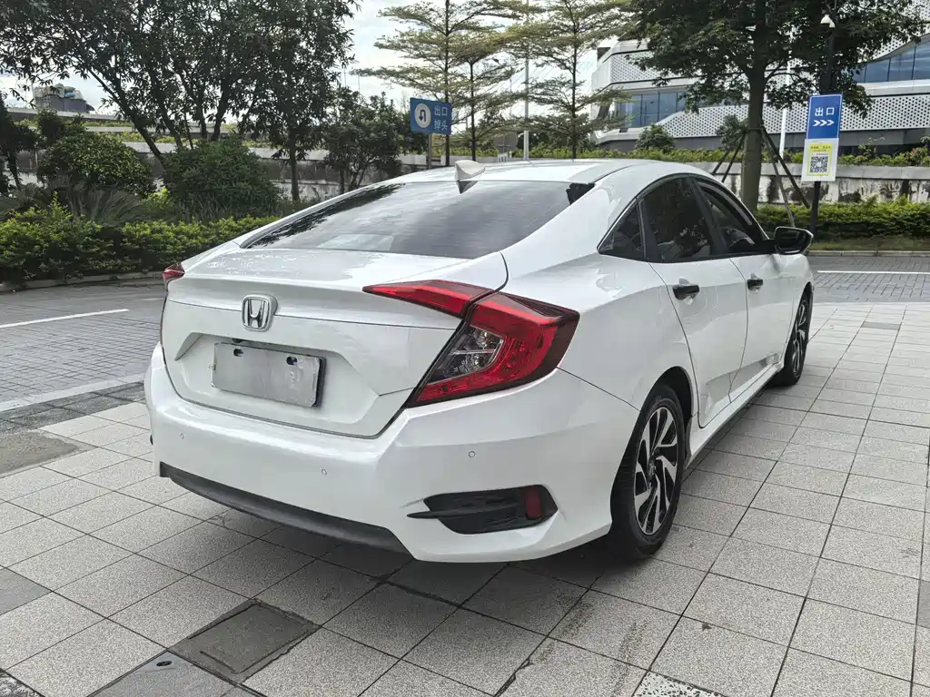 Honda Civic — миниатюра 5