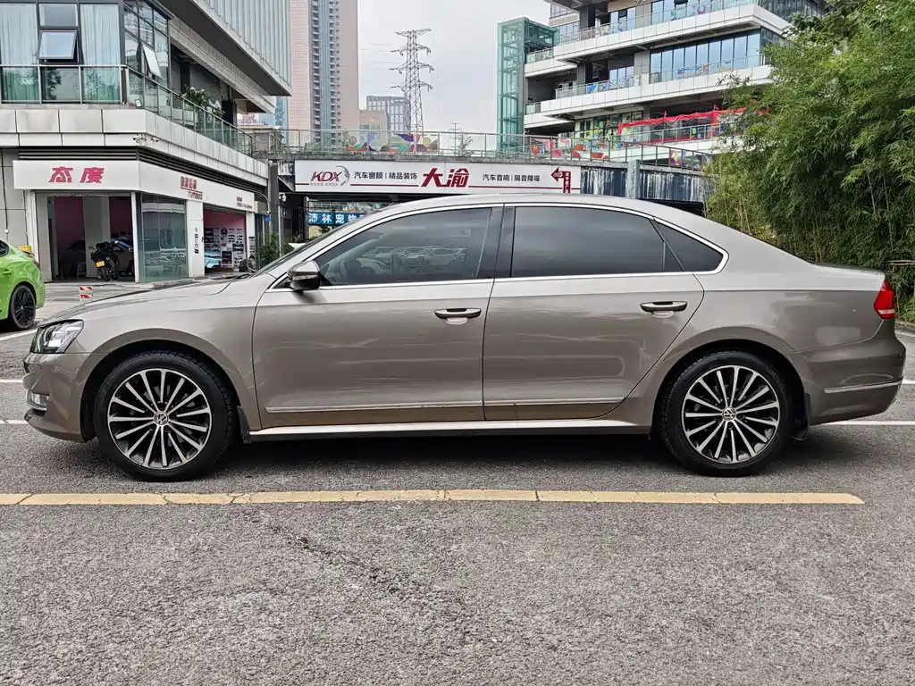 Volkswagen Passat — миниатюра 8