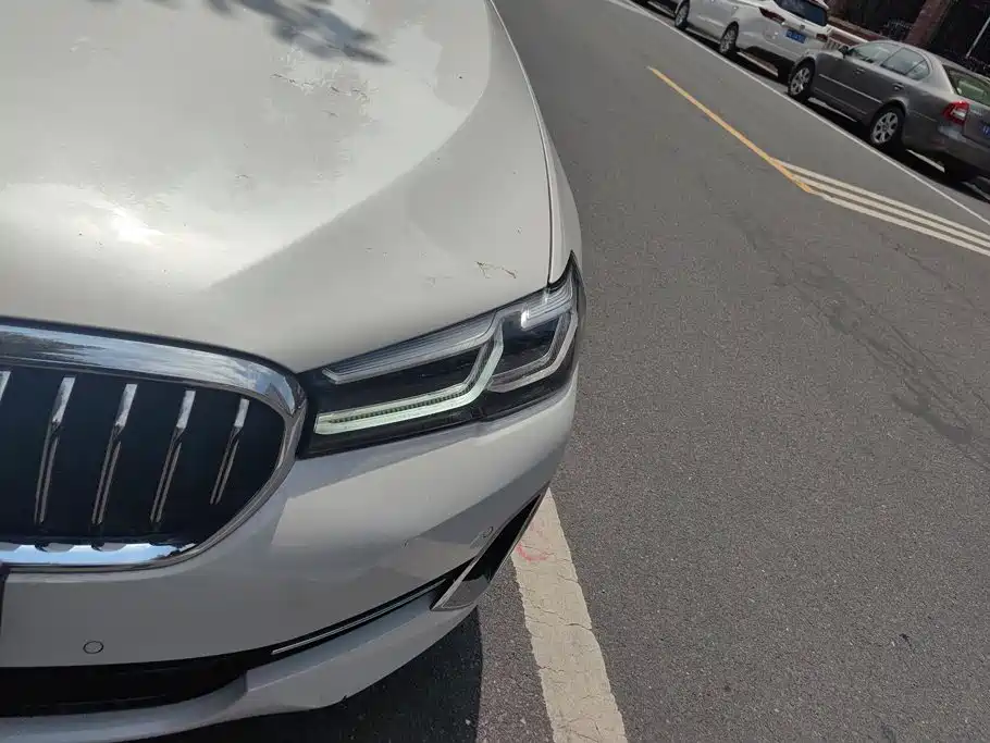 BMW 5 Series — миниатюра 5