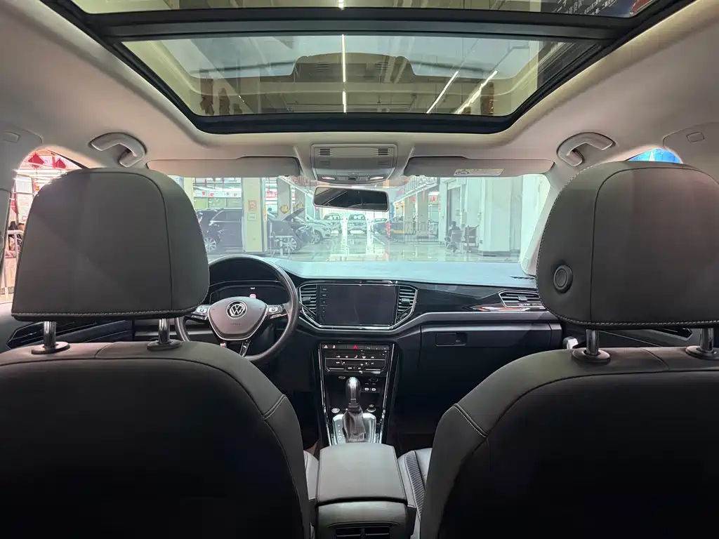 Volkswagen T-Roc — миниатюра 11