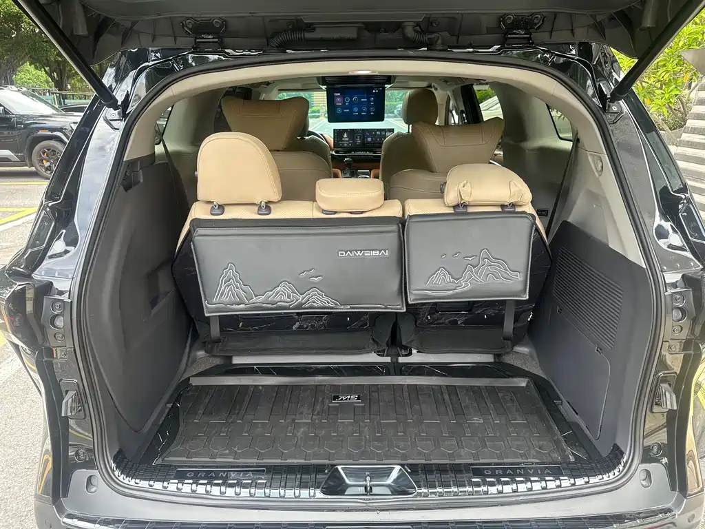 Toyota Granvia — миниатюра 15