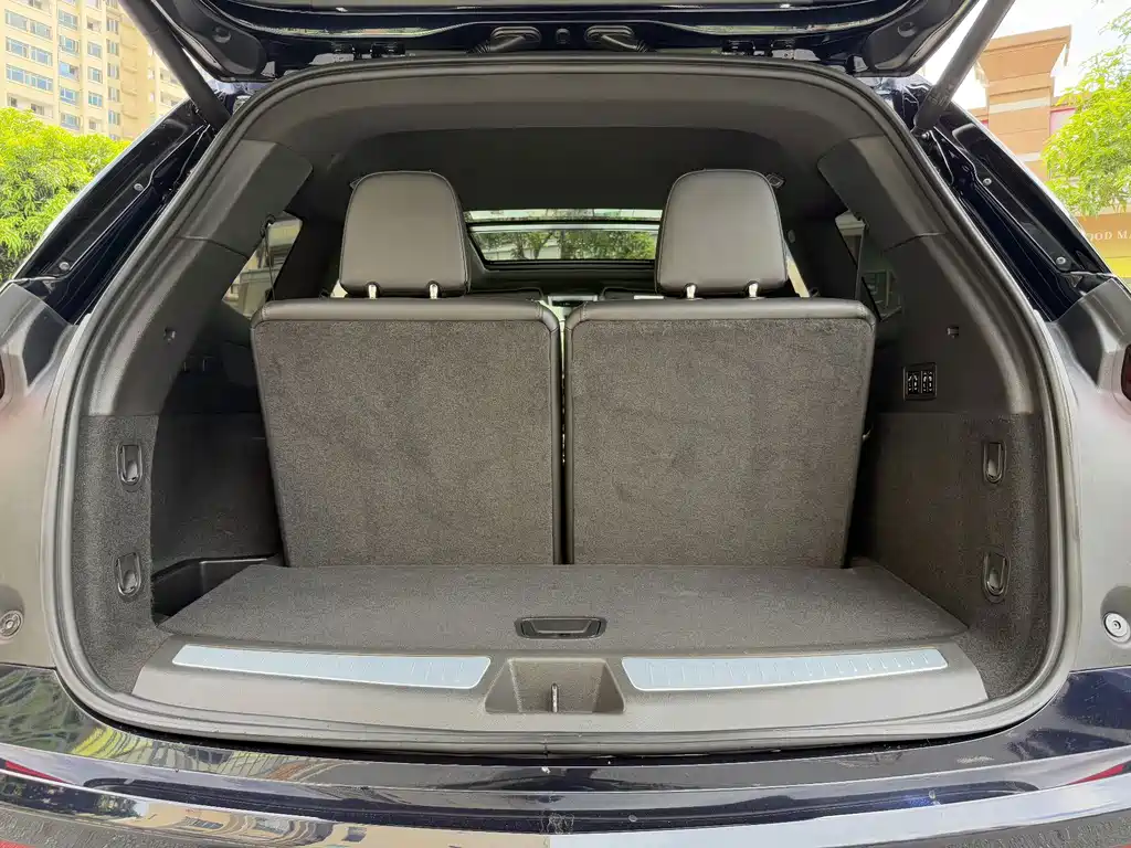 Cadillac XT6 — миниатюра 7