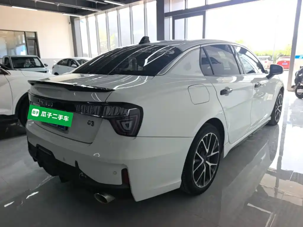 Lynk & Co 03 — миниатюра 7