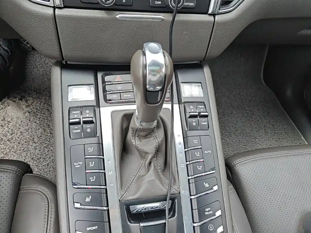 Porsche Macan — миниатюра 14