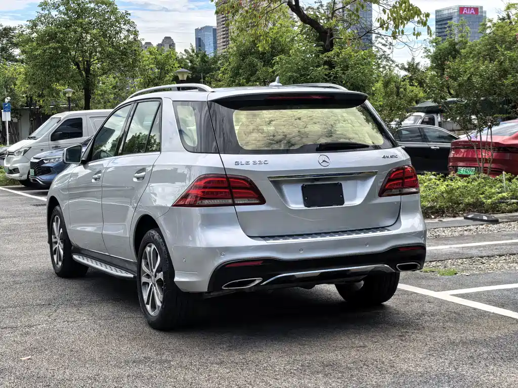 Mercedes-Benz GLE (Import) — миниатюра 2