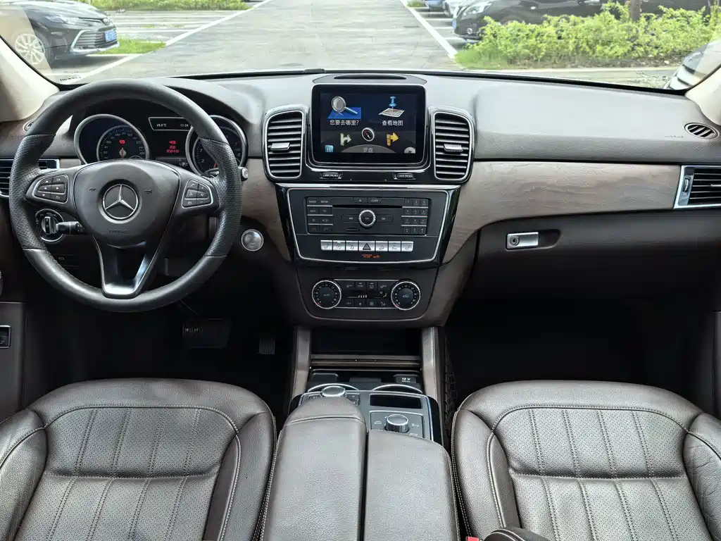 Mercedes-Benz GLE (Import) — миниатюра 8