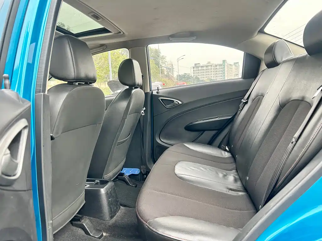 Chevrolet Sail — миниатюра 8