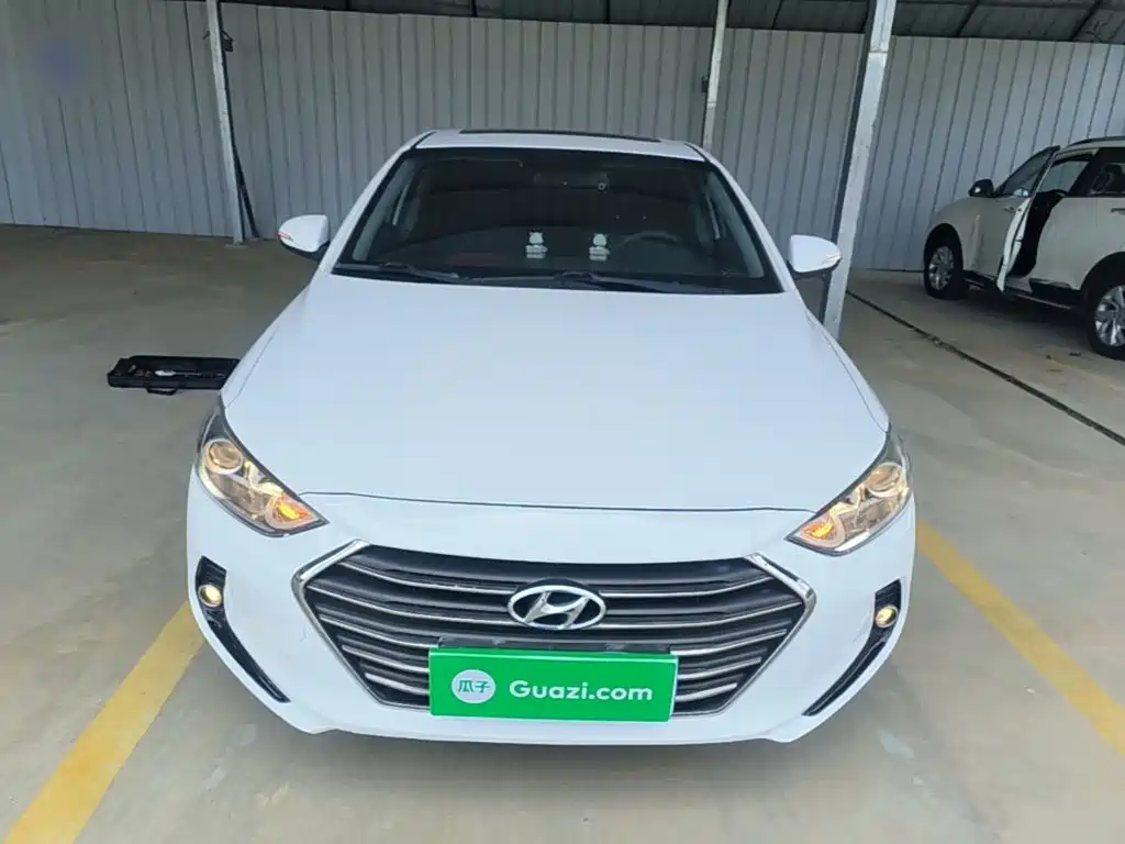Hyundai Elantra — миниатюра 3