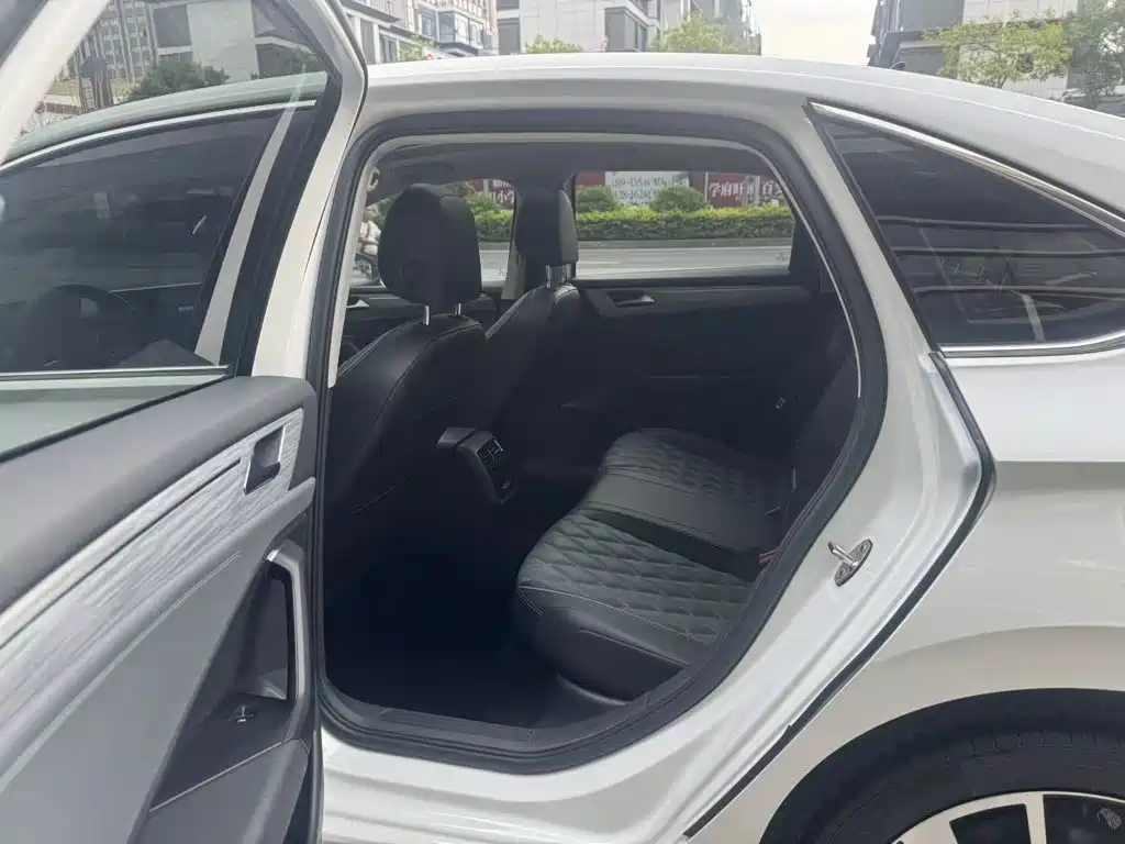 Volkswagen Sagitar — миниатюра 15