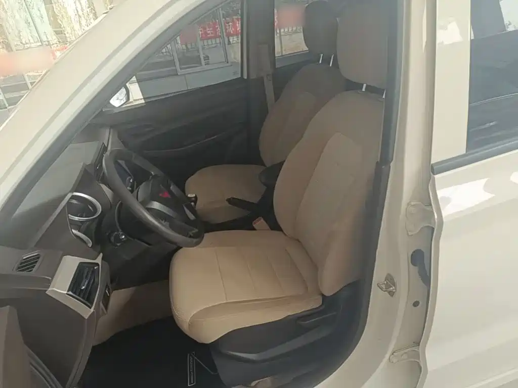 Wuling Hongguang — миниатюра 15