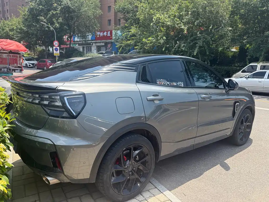 Lynk & Co 05 — миниатюра 10