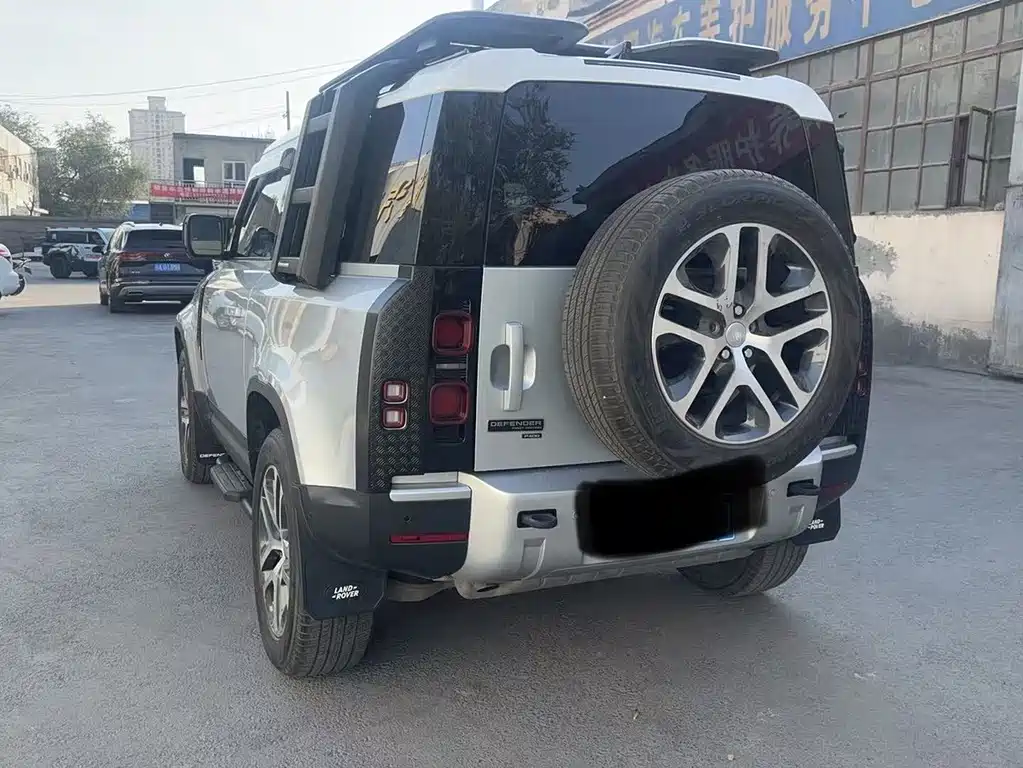 Land Rover Defender — миниатюра 6