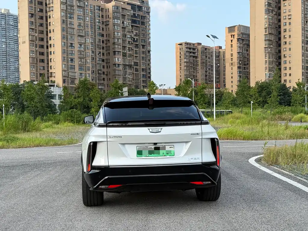 Cadillac Lyriq — миниатюра 13