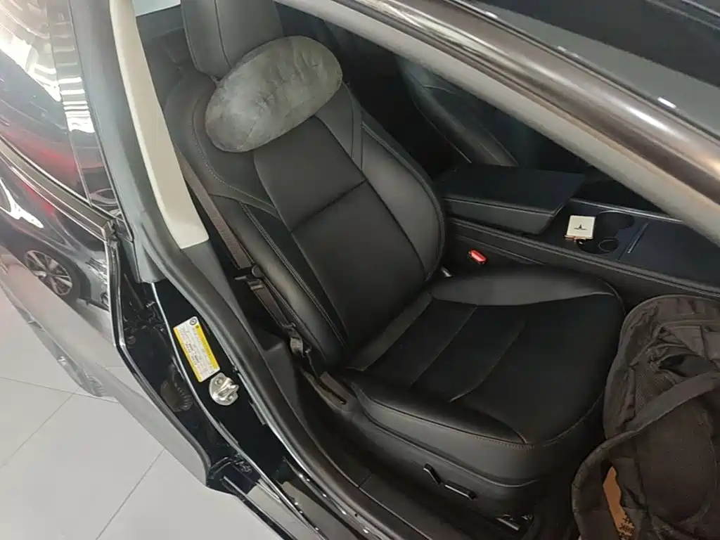 Tesla Model 3 — миниатюра 25