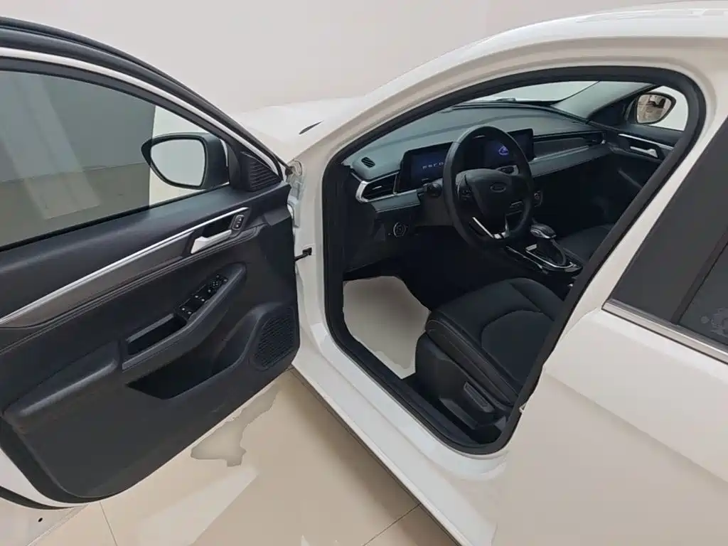 Ford Escort — миниатюра 16