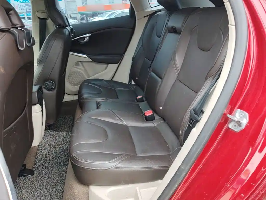 Volvo V40 — миниатюра 17