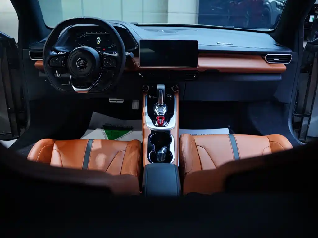 Lotus Emira — миниатюра 33