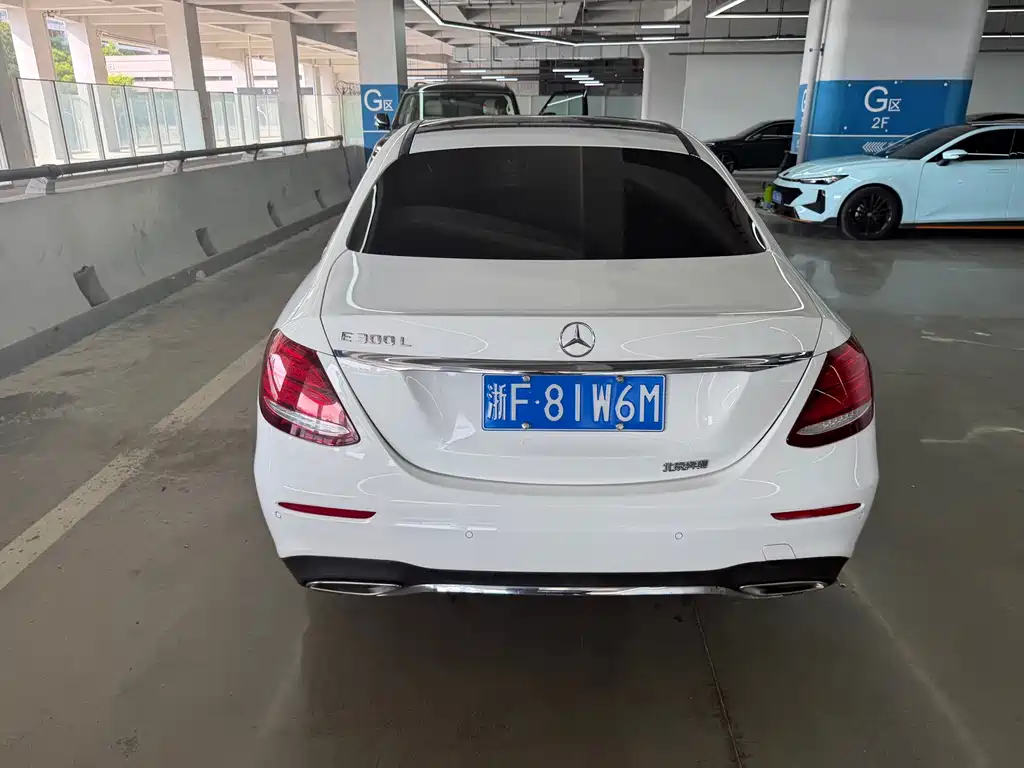 Mercedes-Benz E-Class — миниатюра 6