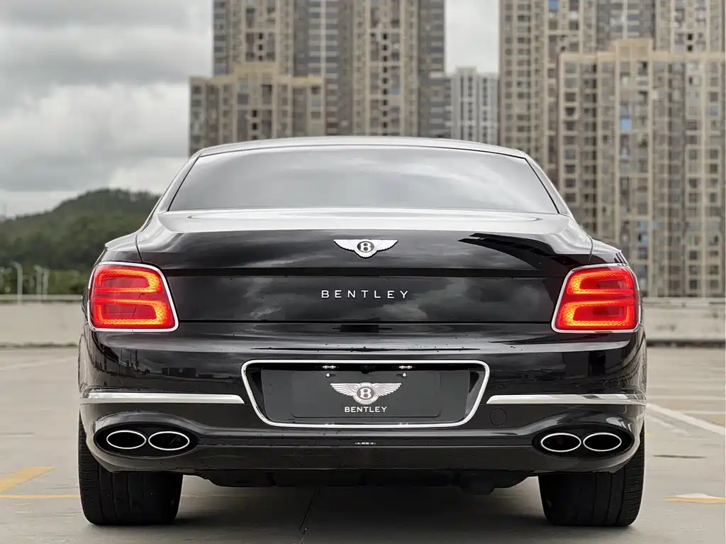 Bentley Flying Spur — миниатюра 13