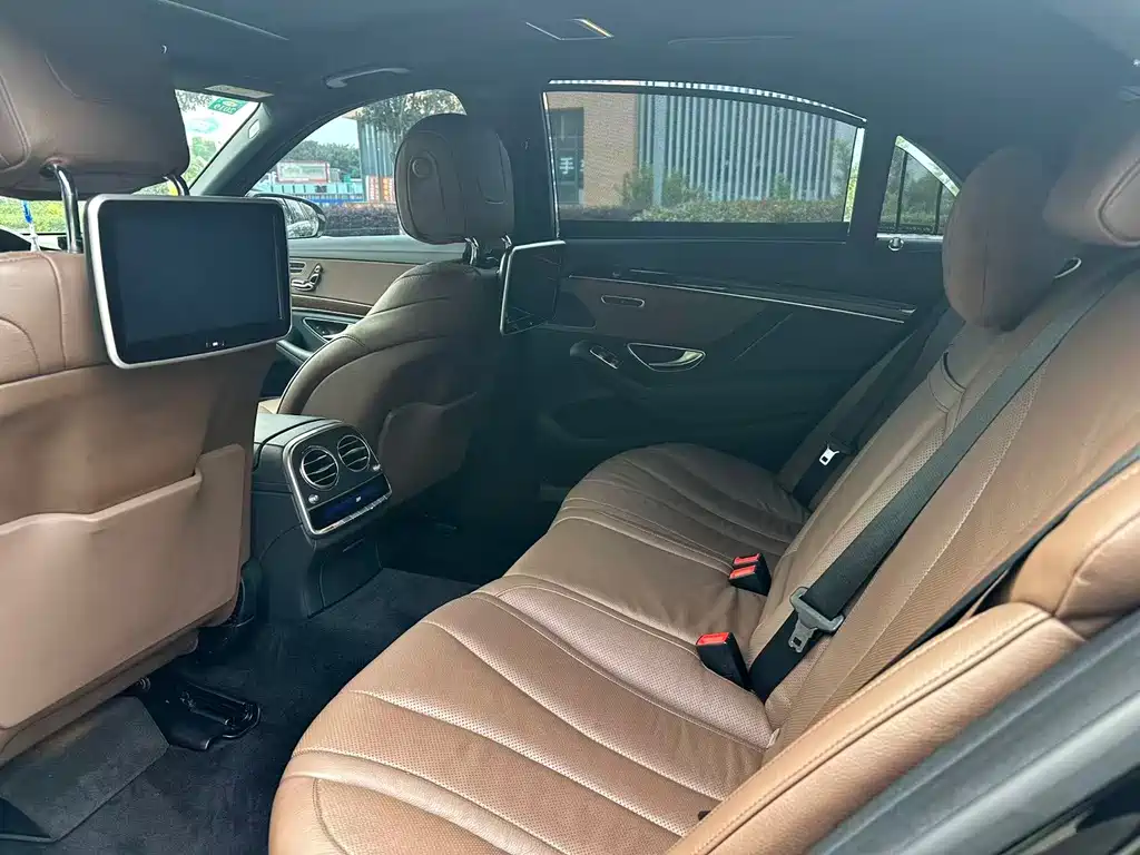 Mercedes-Benz S-Class — миниатюра 6