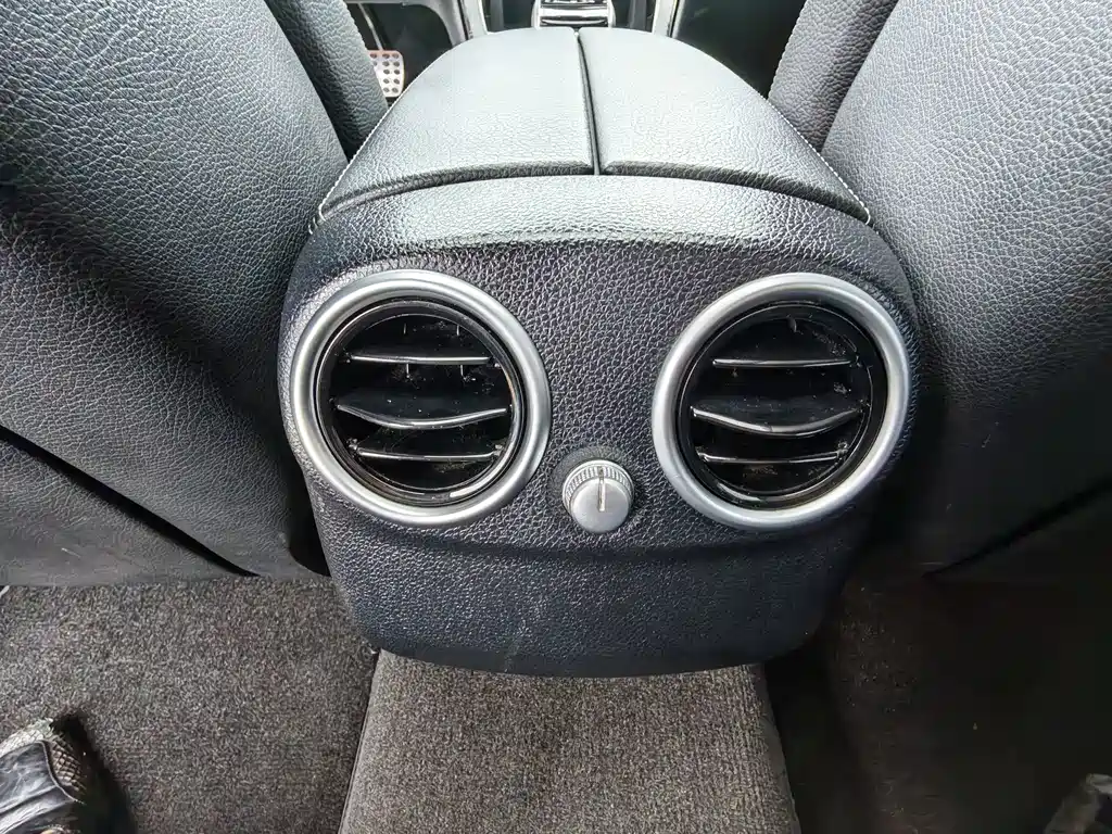 Mercedes-Benz C-Class — миниатюра 10