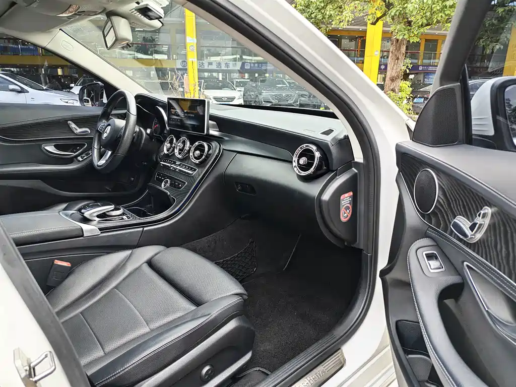 Mercedes-Benz C-Class — миниатюра 34