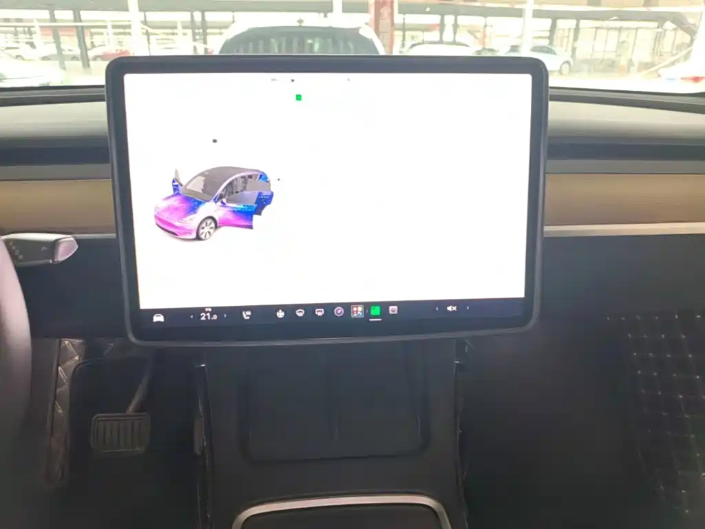 Tesla Model Y — миниатюра 13