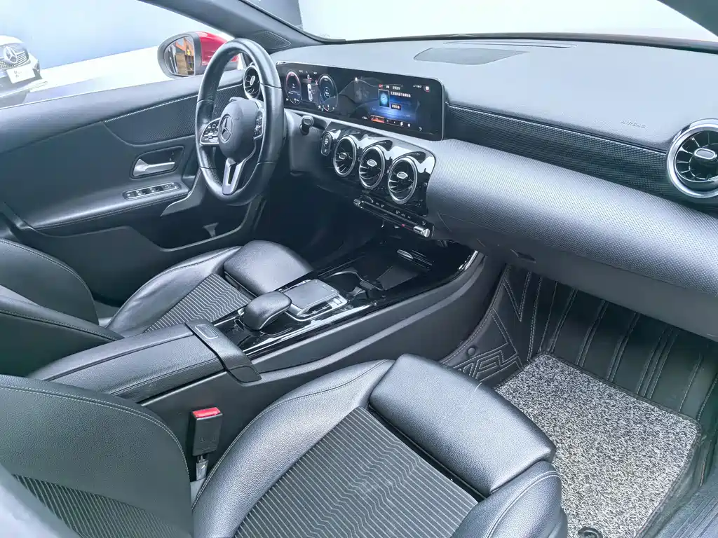 MERCEDES-BENZ A CLASS