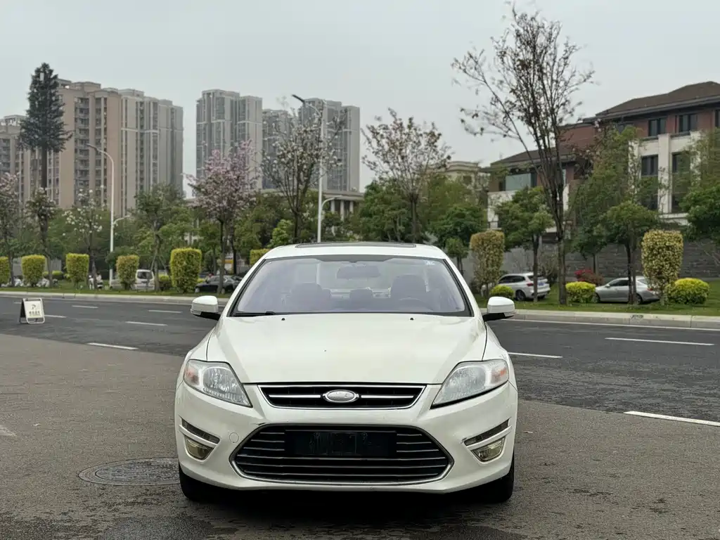 Ford Mondeo 2013 2.3L Fashion