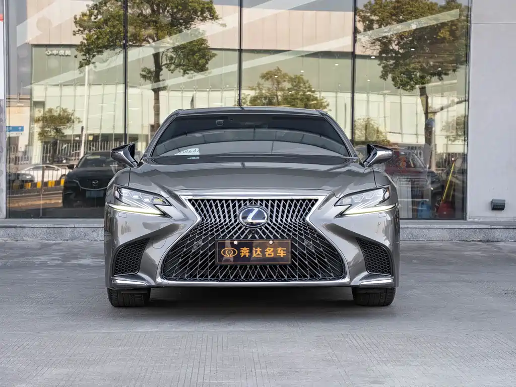 Lexus LS — миниатюра 2
