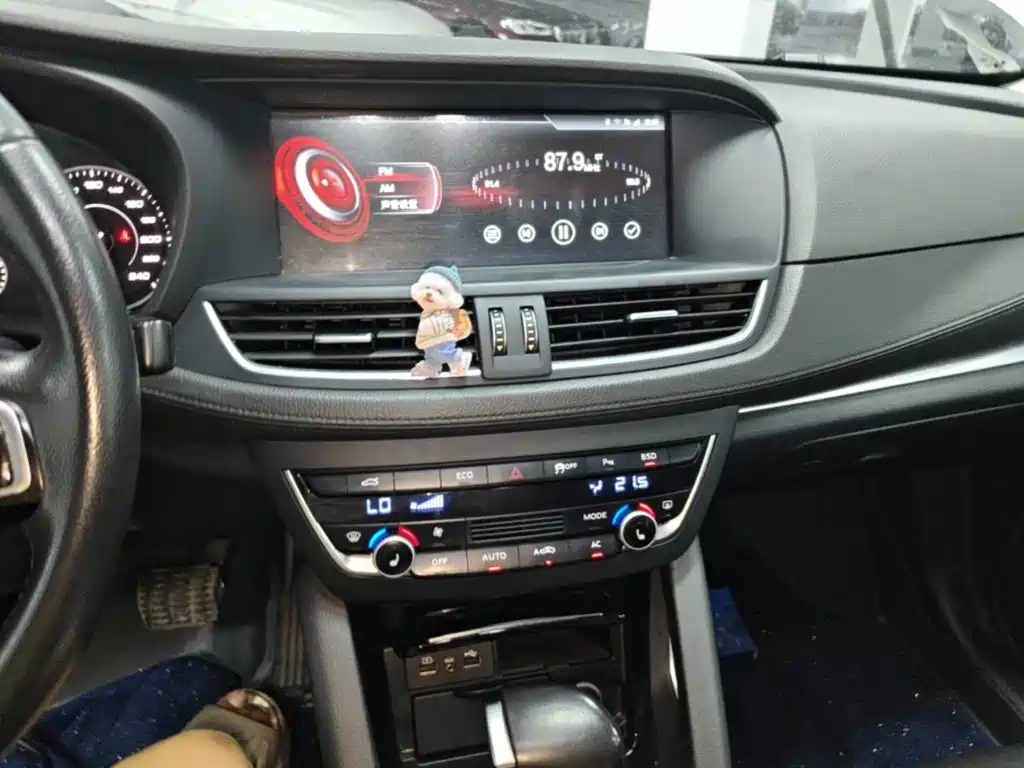 Borgward BX7 — миниатюра 13