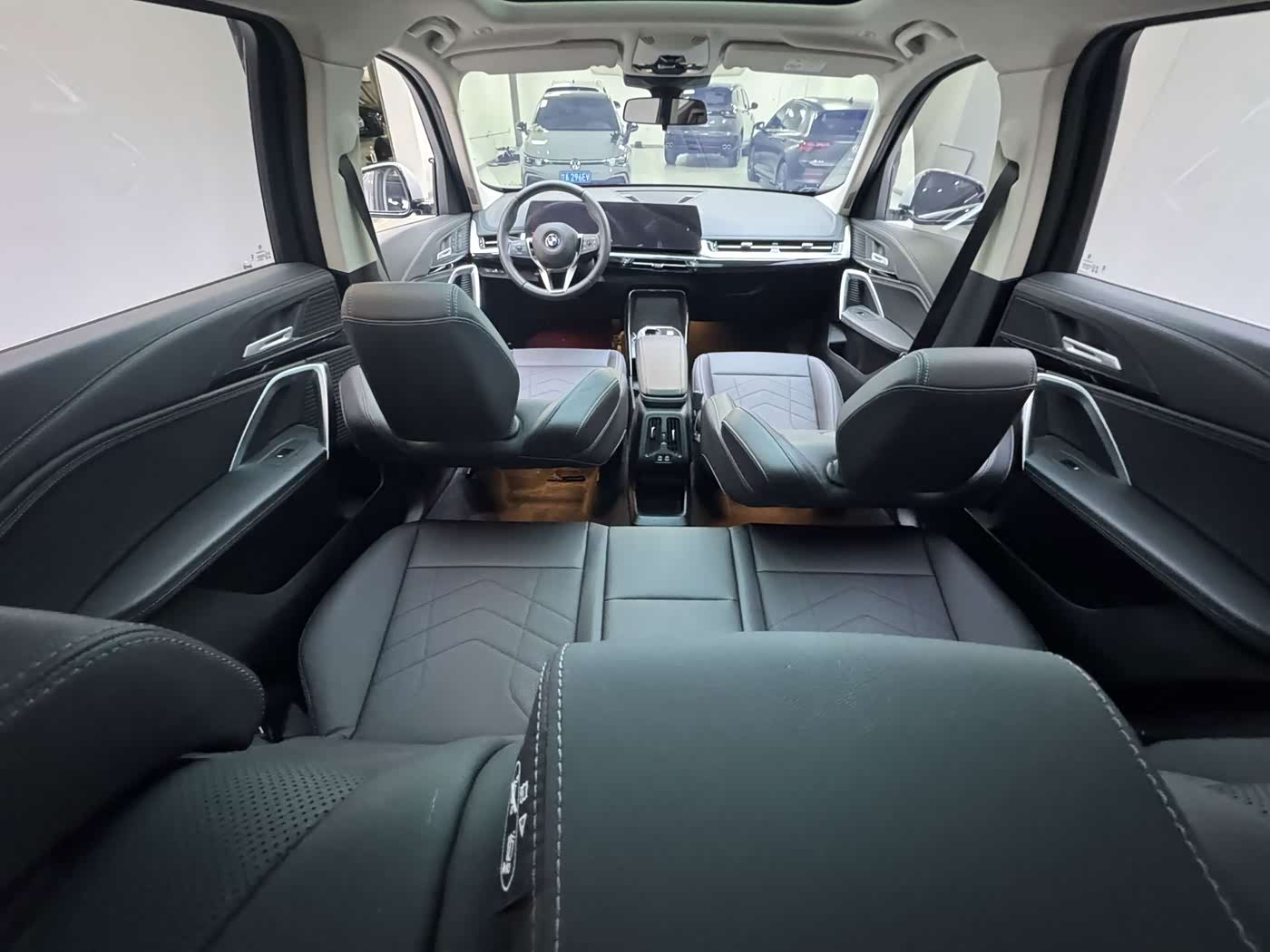 BMW X1 1.5 л 2023 г. Чёрный, пробег 17000 км