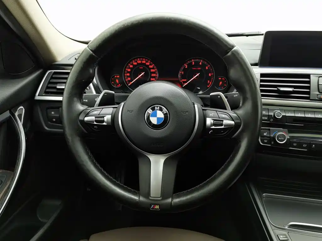 BMW 3 Series — миниатюра 11