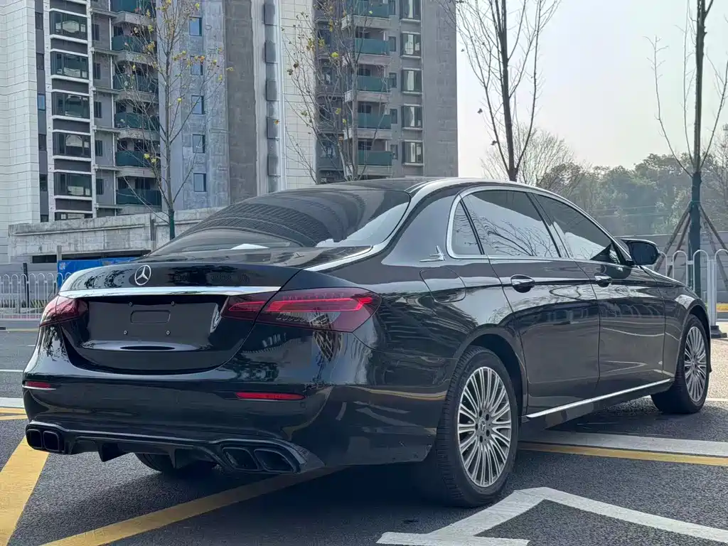 MERCEDES-BENZ E CLASS