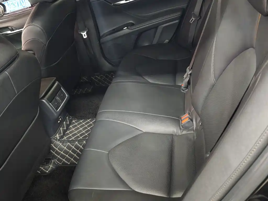 Toyota Camry — миниатюра 6